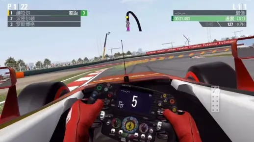 f12016赛季奔驰赛车怎么操作？